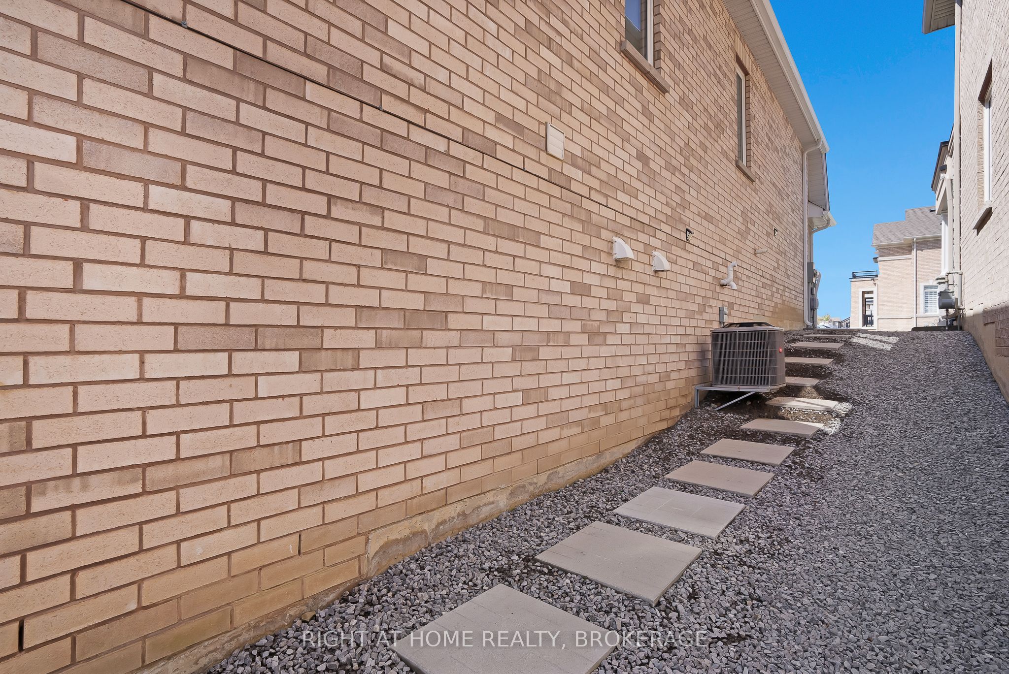 19 Robarts Drive