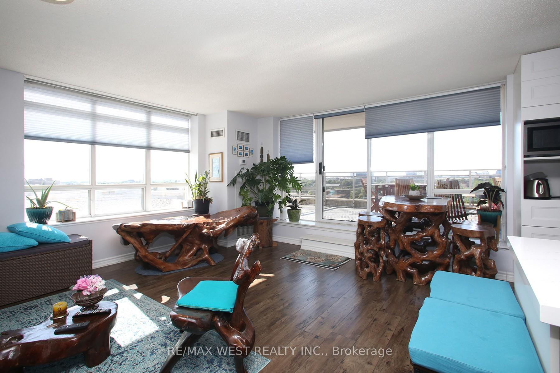 2 Bedrooms Condo at 650 Lawrence,  Toronto For sale