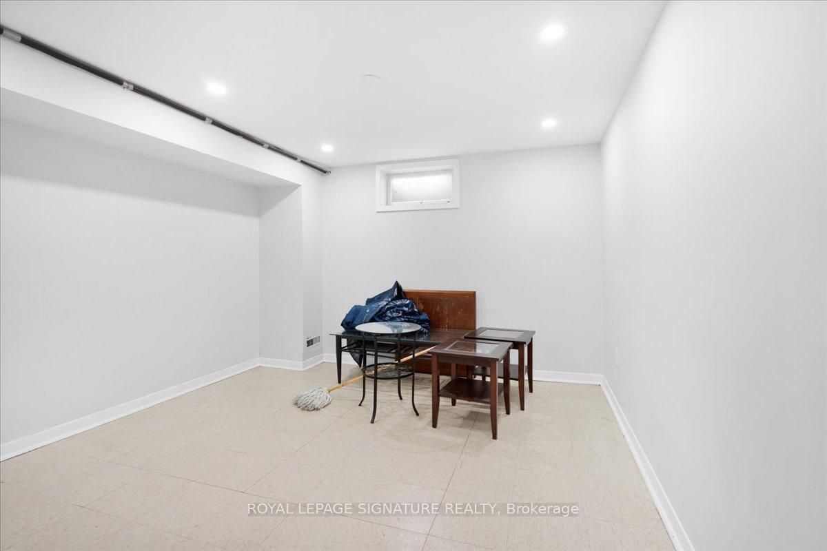 3 Bedrooms Condo at 2 Liszt,  Toronto For sale