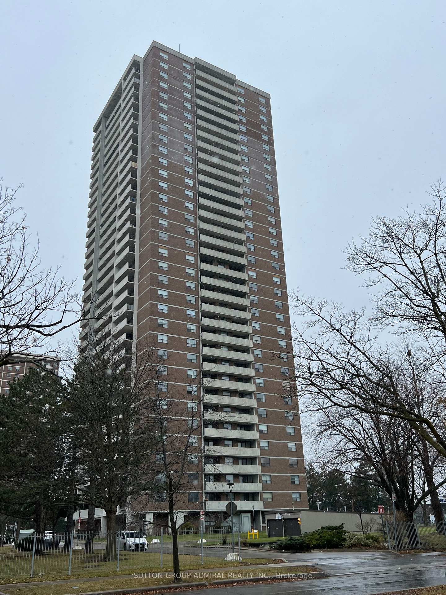 3 Bedrooms Condo at 10 Tangreen,  Toronto For sale