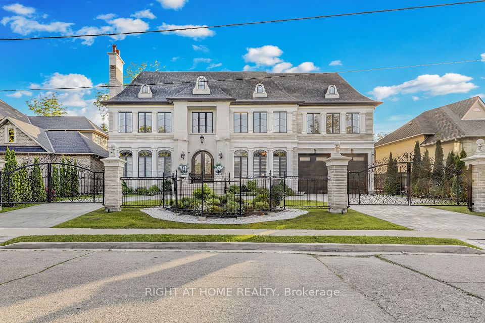 10 Yongeview Avenue, Richmond Hill, ON L4C 7A4