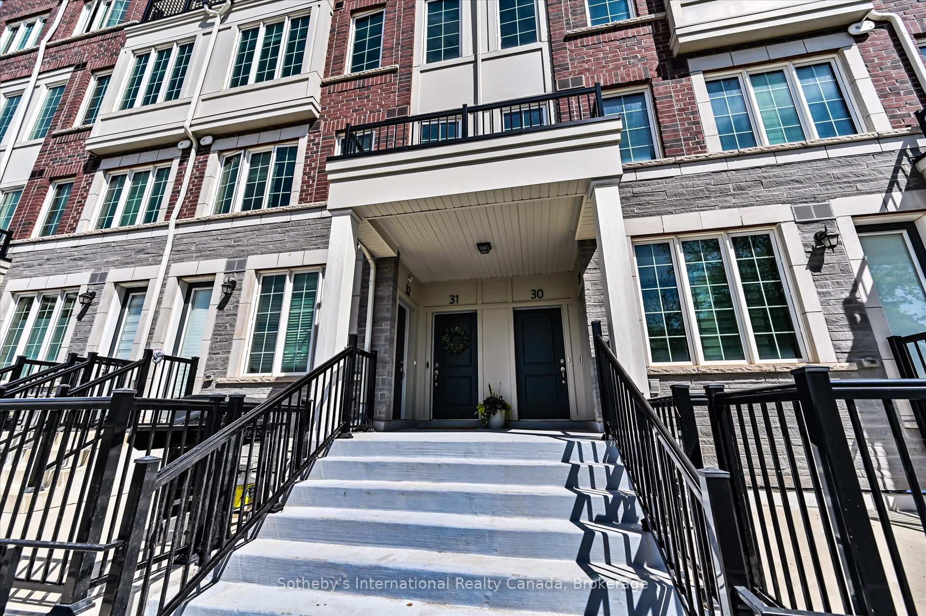 2 Bedrooms Condo at 2199 Lillykin, Oakville For sale