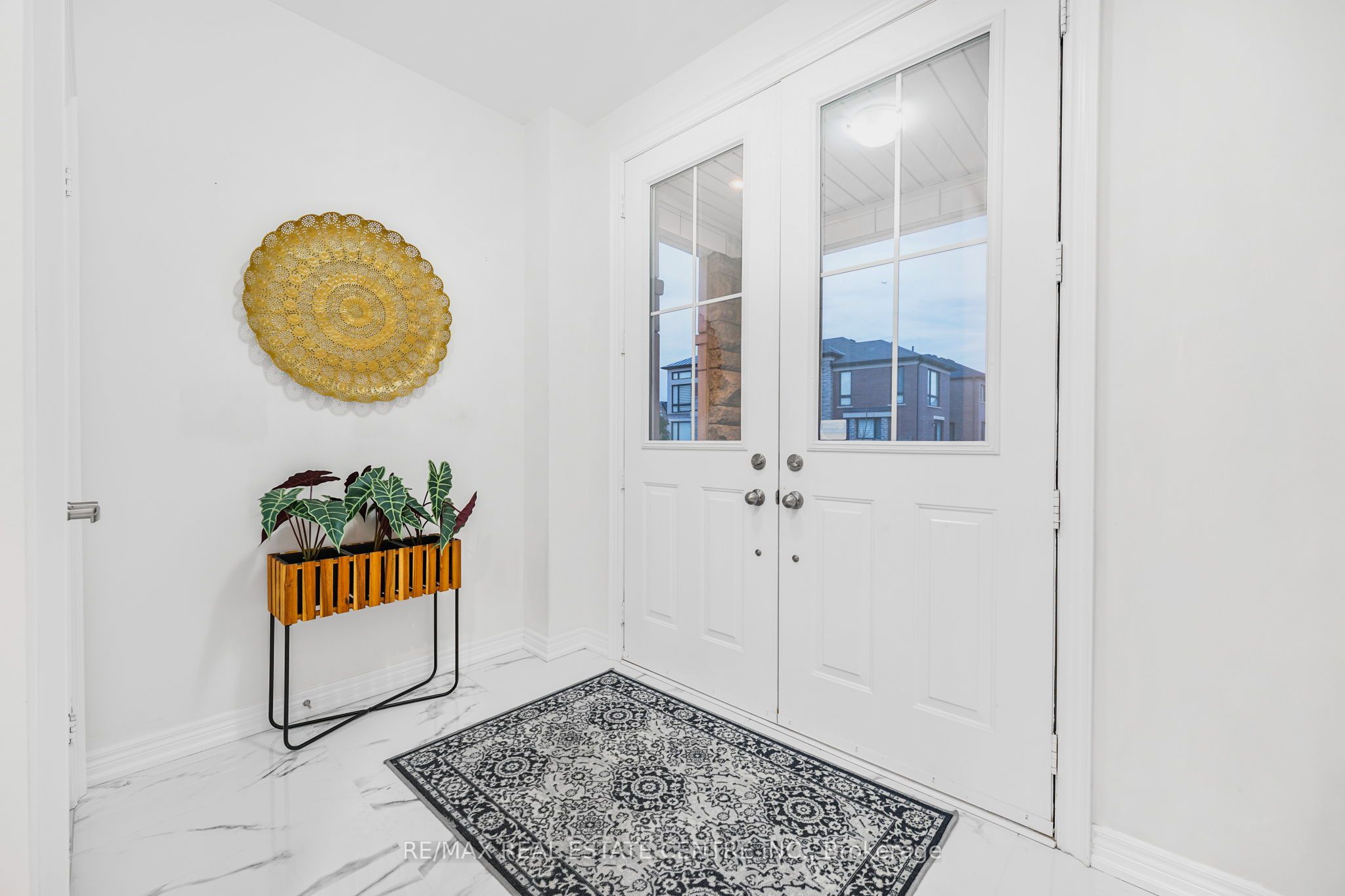 5 Forsyth Crescent E