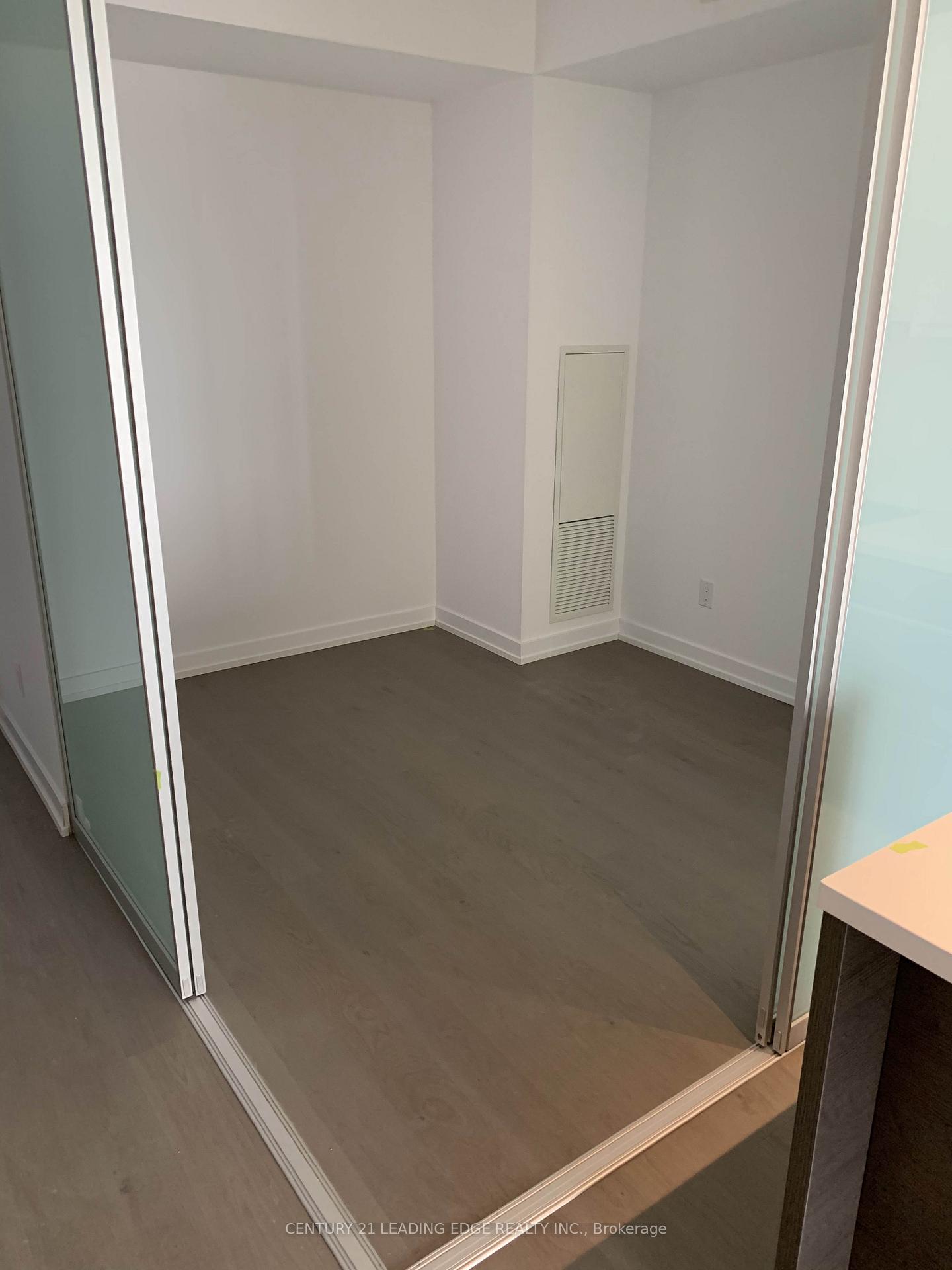 2 Bedrooms Condo at 488 University, Toronto For sale