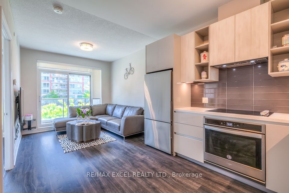 #208 - 396 Highway 7, Richmond Hill, ON L4B 0G7