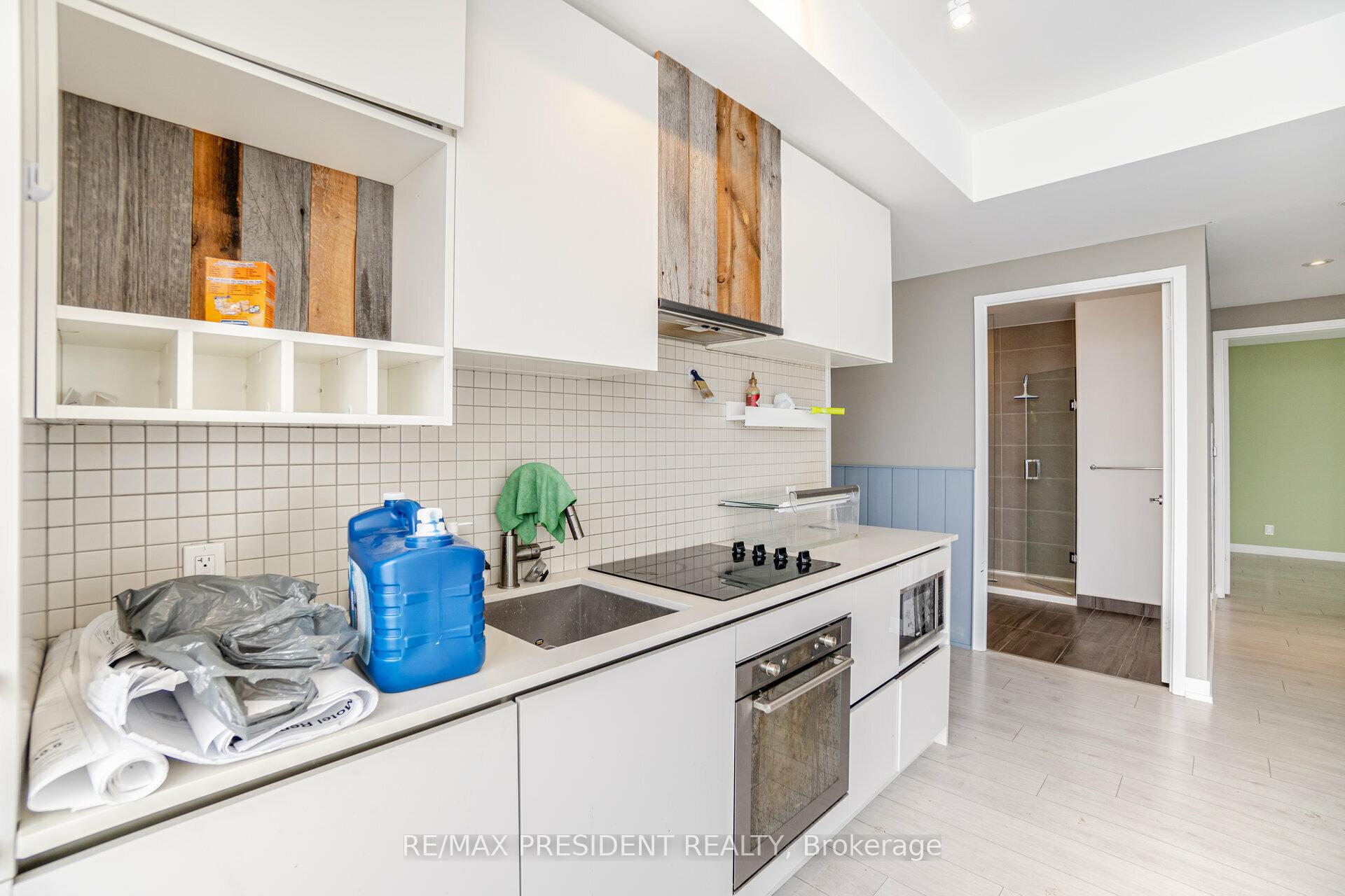 3 Bedrooms Condo at 5 Buttermill, Vaughan For sale