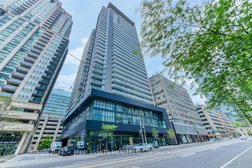 3 Bedrooms Condo at 770 Bay, Toronto For sale
