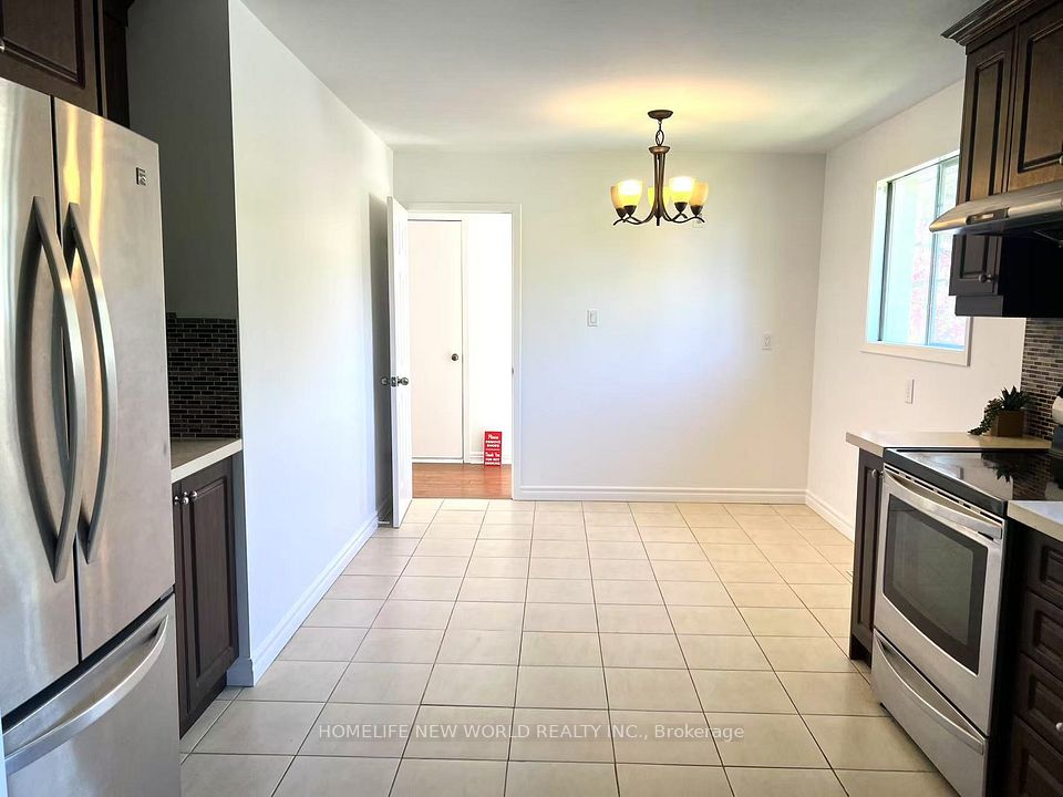 69 Harrington Crescent, Toronto, ON M2M 2Y7