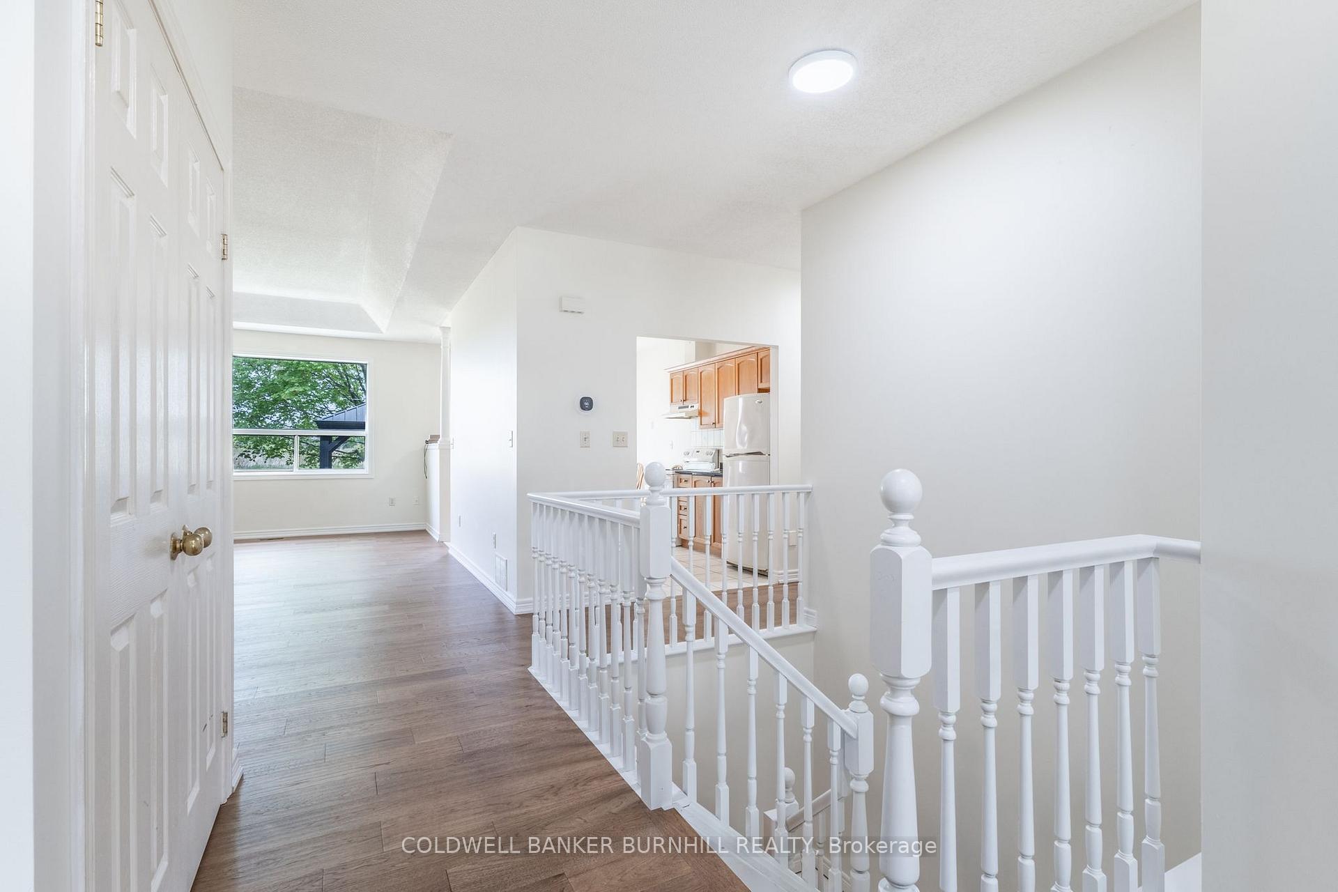 2 Bedrooms Condo at 56 Northern Breeze, Hamilton For sale