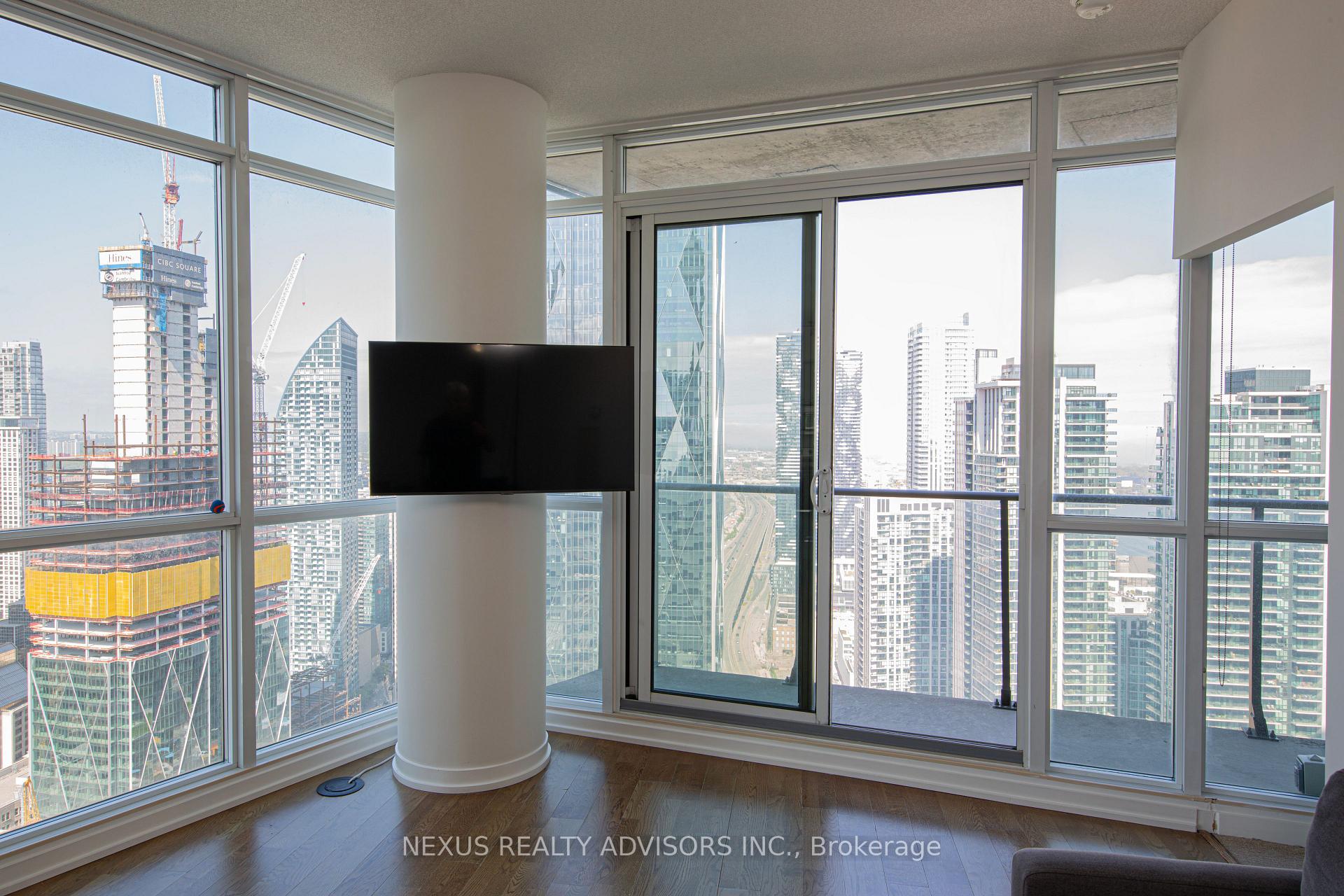 2 Bedrooms Condo at 65 Bremner, Toronto For sale