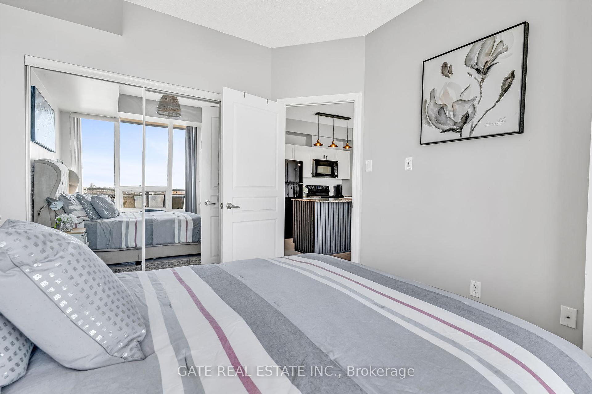 2 Bedrooms Condo at 3525 Kariya, Mississauga For sale