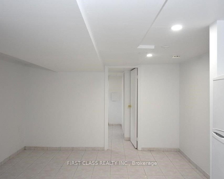 1050 Woodbine Avenue, #Bsmt