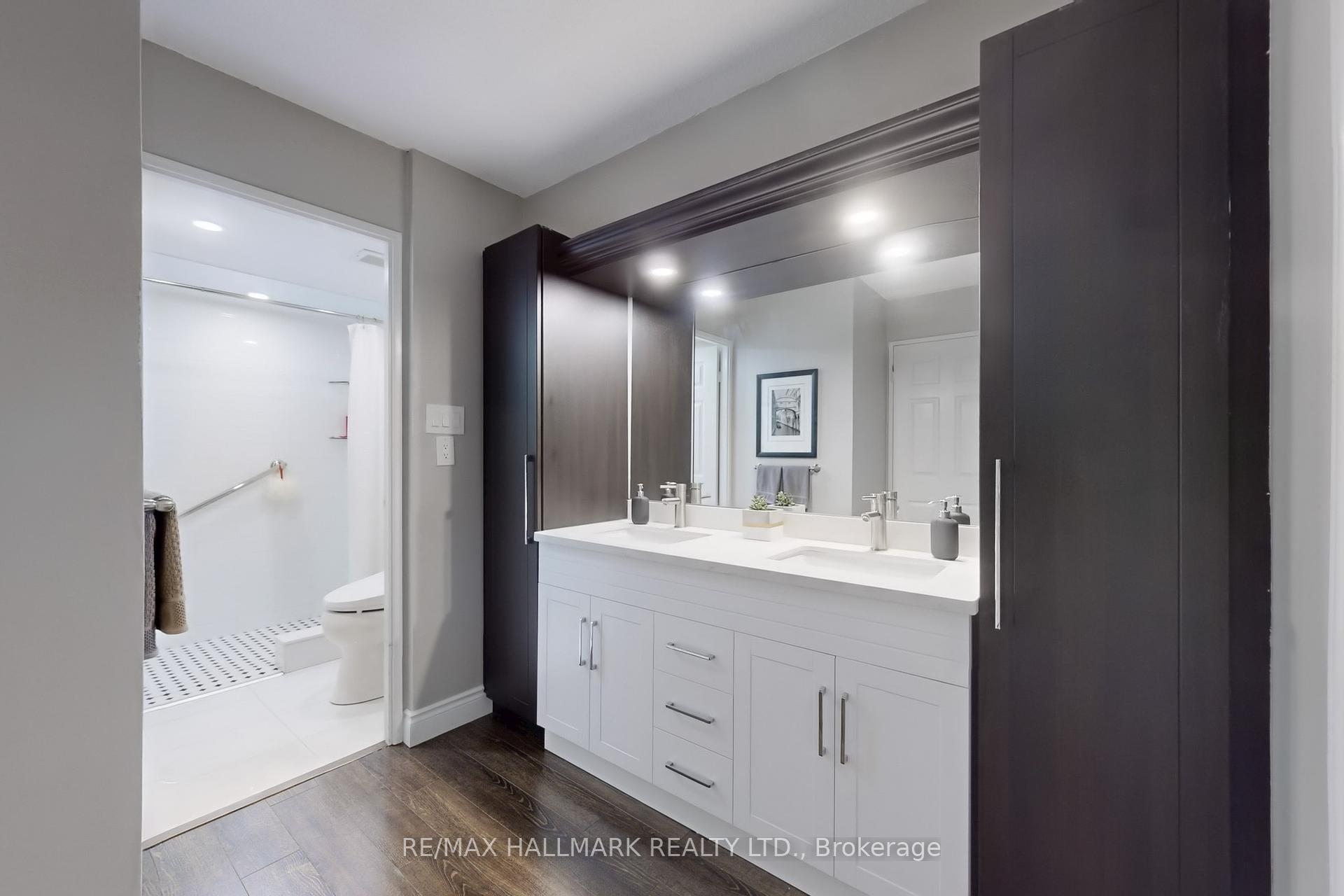 2 Bedrooms Condo at 2350 Bridletowne, Toronto For sale
