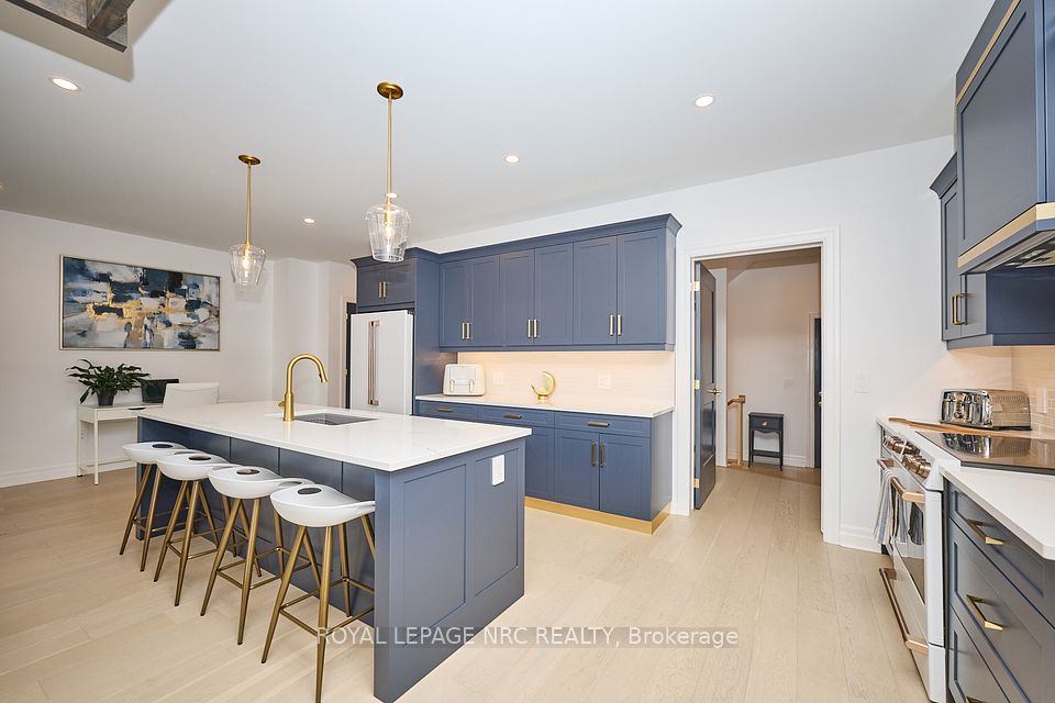 7456 Parkside