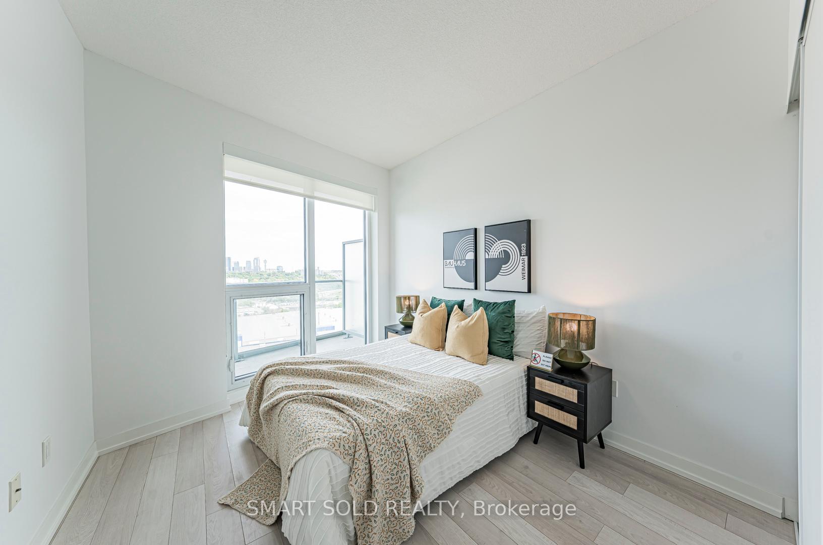 2 Bedrooms Condo at 117 Mcmahon, Toronto For sale