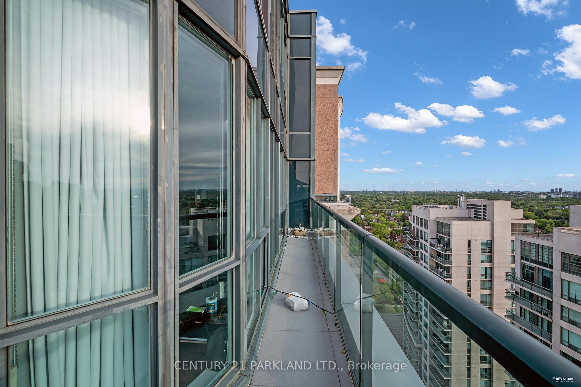 3 Bedrooms Condo at 7 Lorraine, Toronto For sale