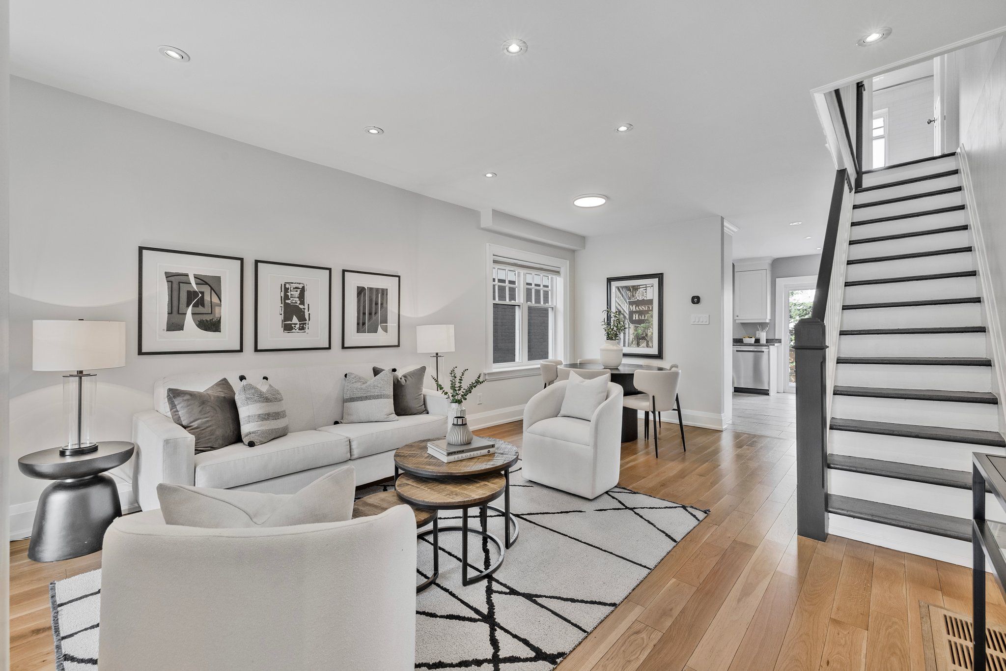 407 Kingswood Road