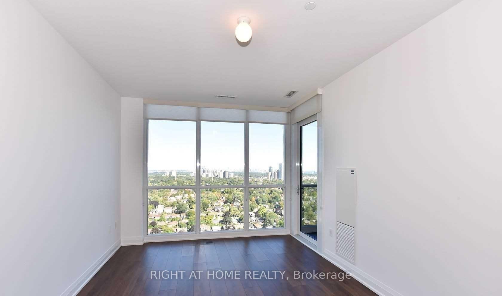 2 Bedrooms Condo at 9 Valhalla Inn, Toronto For sale