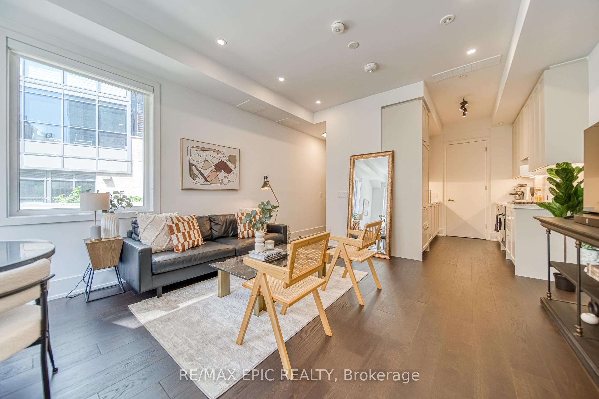 3 Bedrooms Condo at 165 Pears, Toronto For sale