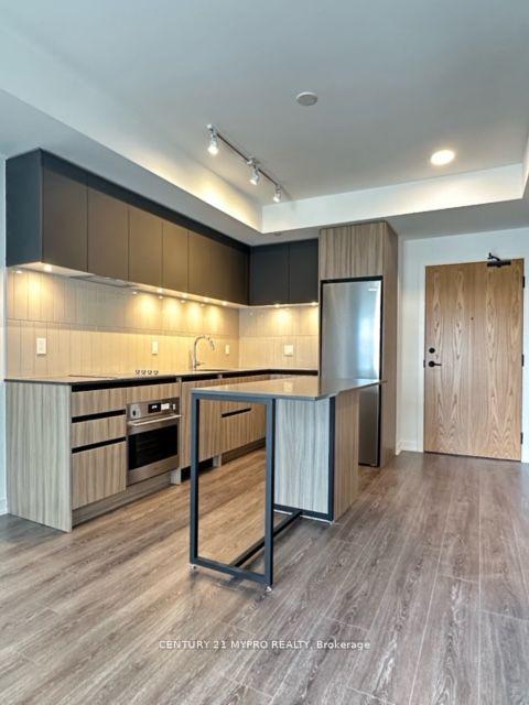 1 Bedroom Condo at 7950 Bathurst,  Vaughan For sale