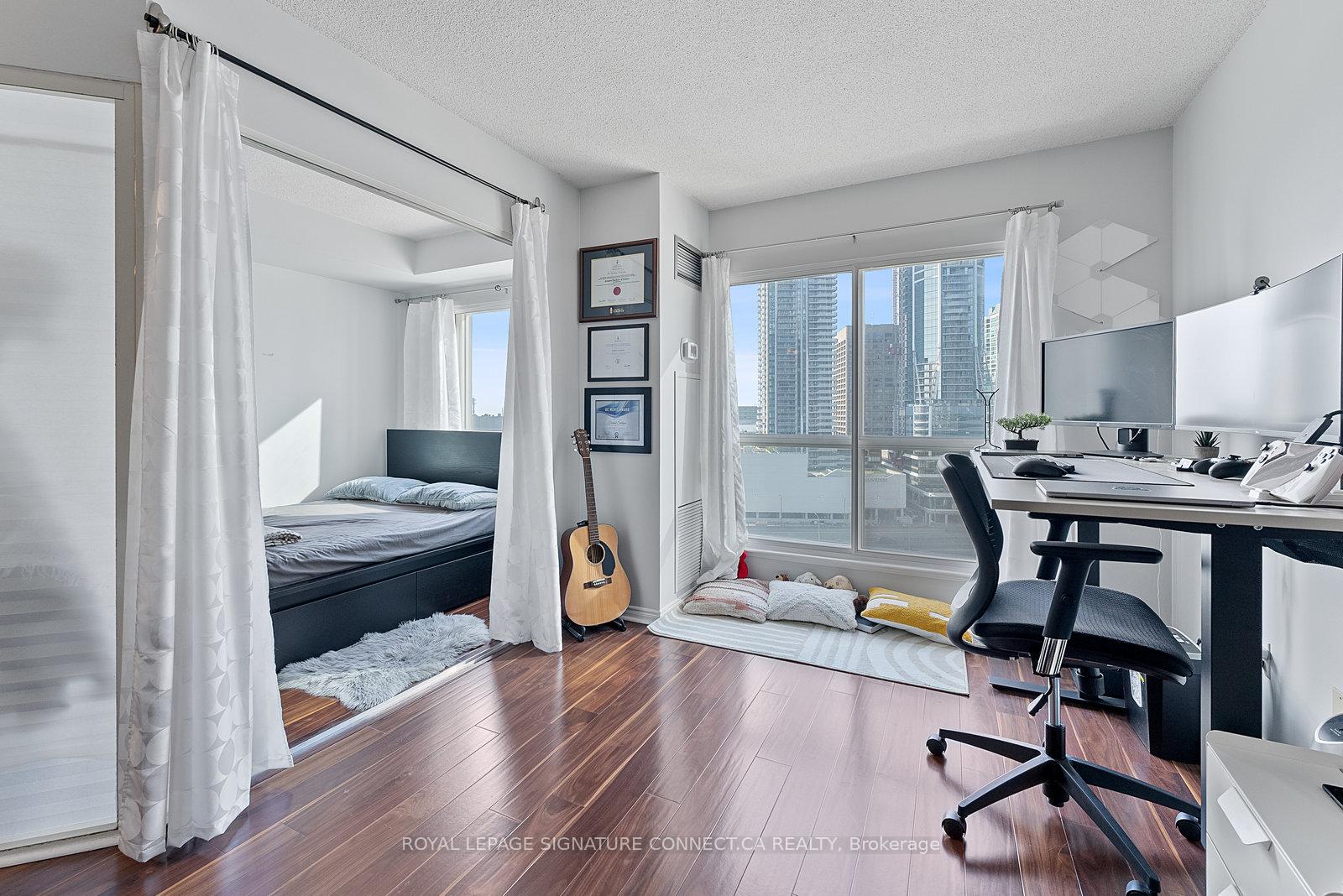 2 Bedrooms Condo at 25 The Esplanade, Toronto For sale