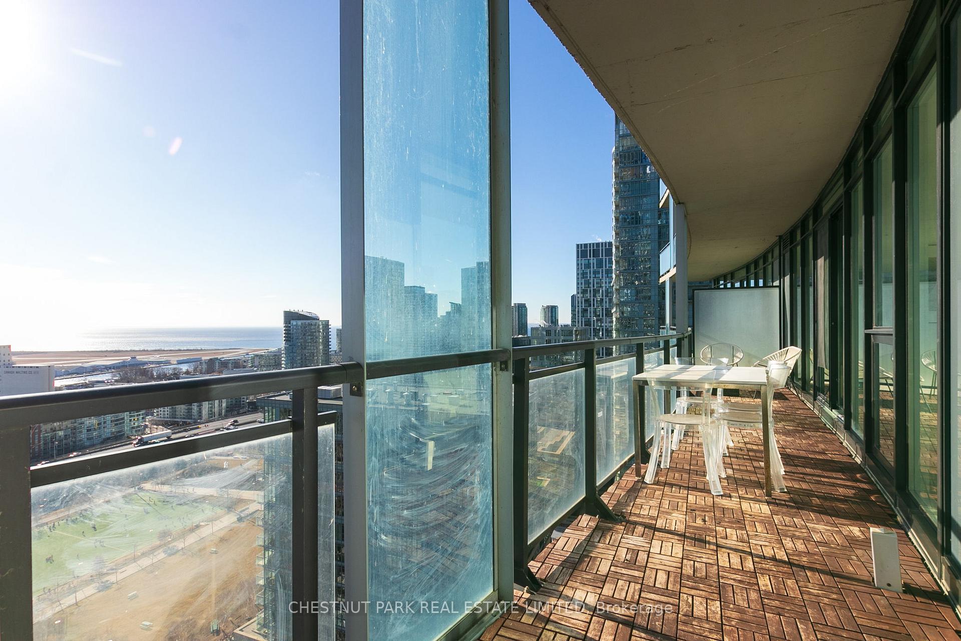 3 Bedrooms Condo at 25 Capreol, Toronto For sale
