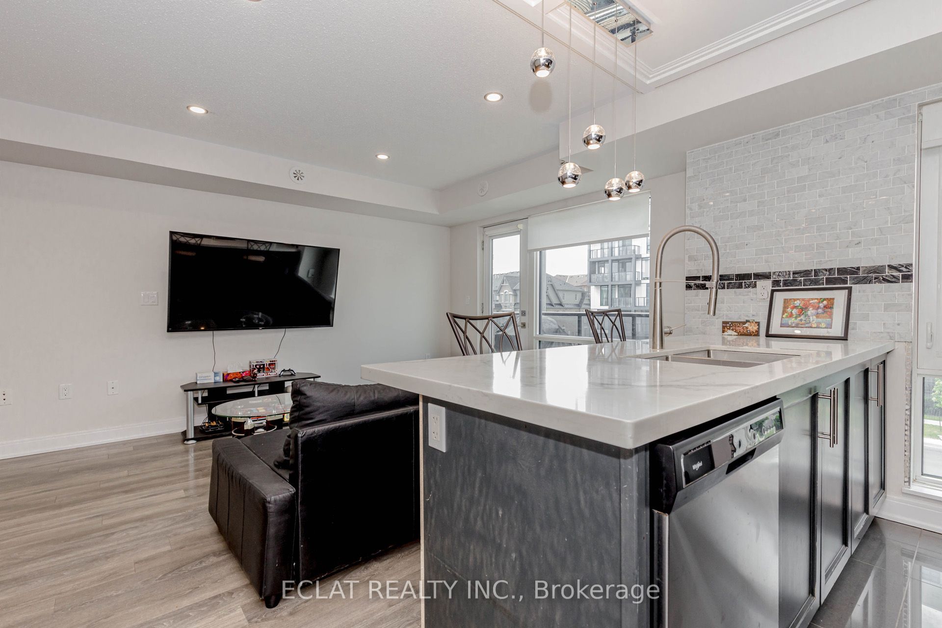 100 Dufay Road, #100