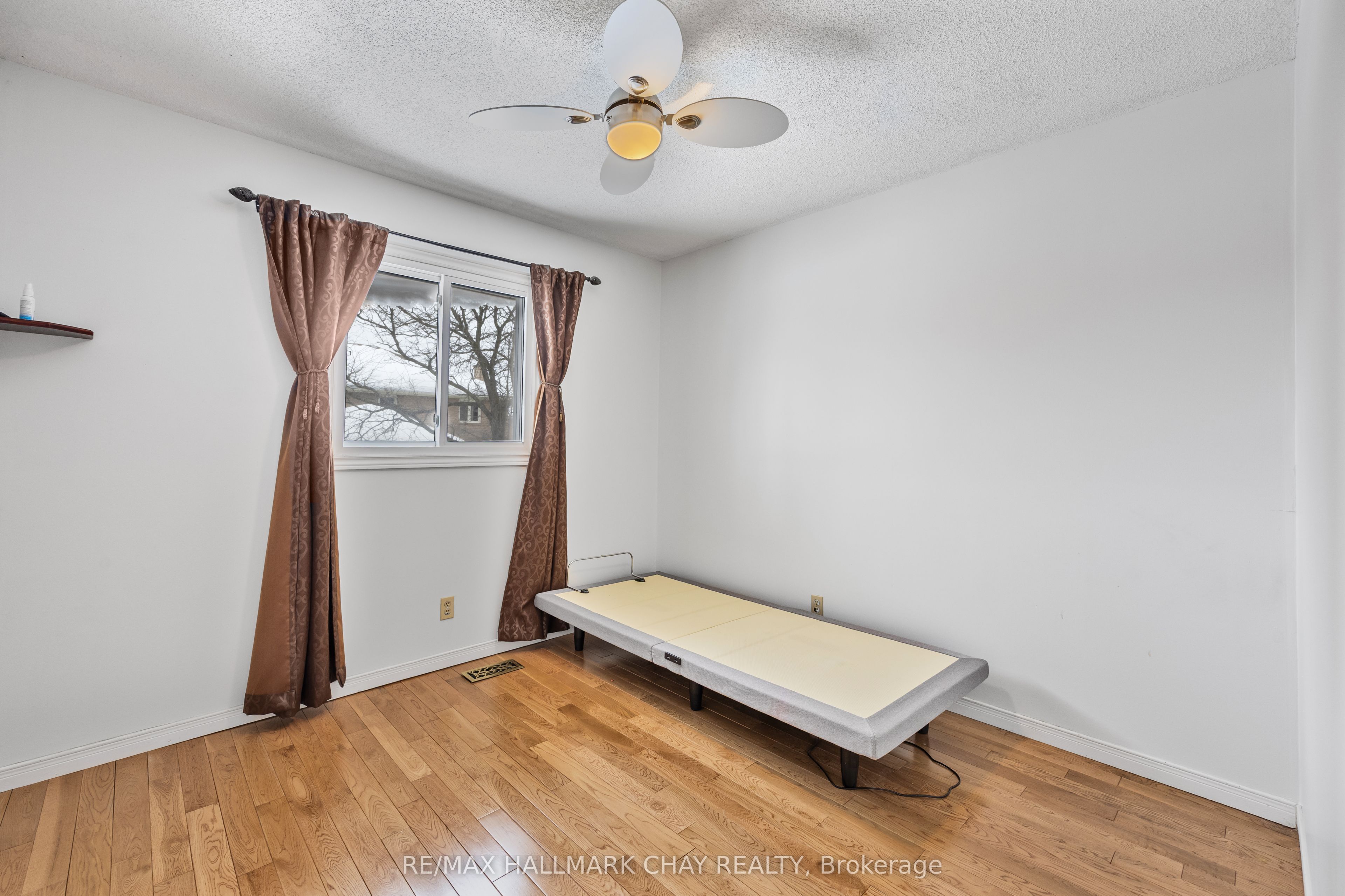23 Grasett Crescent