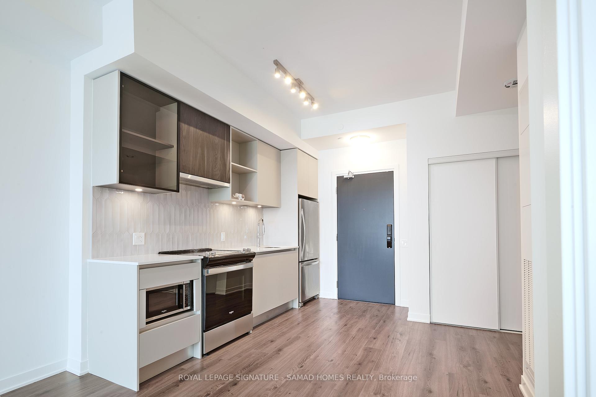 1 Bedroom Condo at 395 Dundas,  Oakville For sale