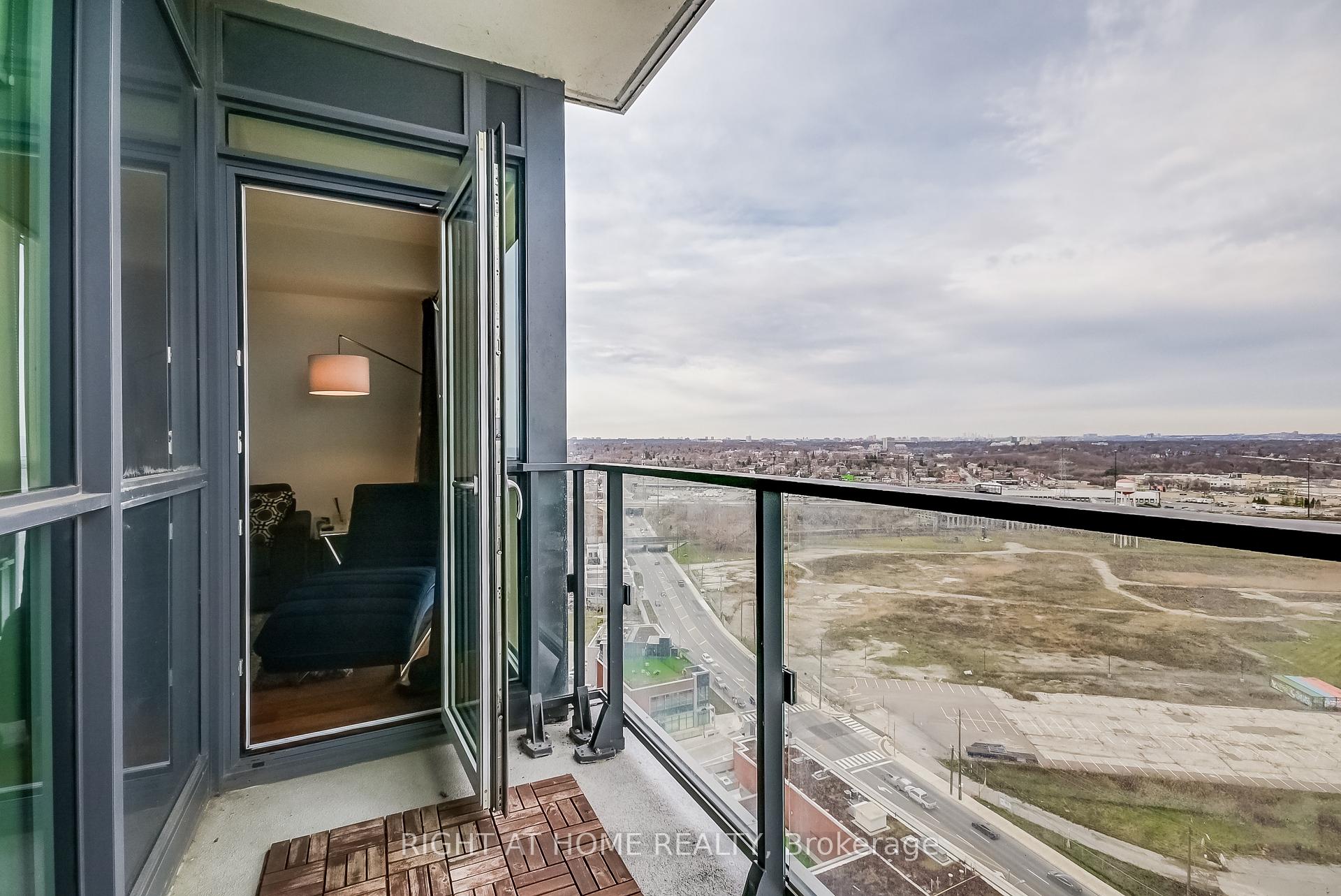 2 Bedrooms Condo at 2212 Lake Shore, Toronto For sale
