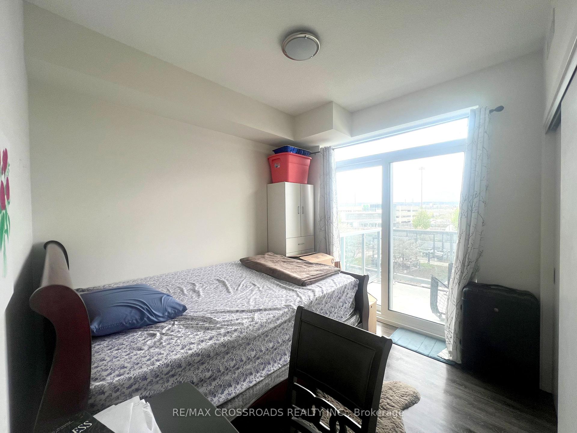 2 Bedrooms Condo at 2093 Fairview,  Burlington For sale