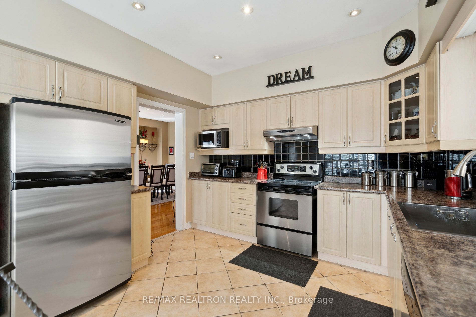 545 Pleasant Ridge Avenue