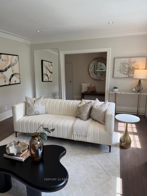 2 Bedrooms Condo at 93 Douglas, Toronto For sale