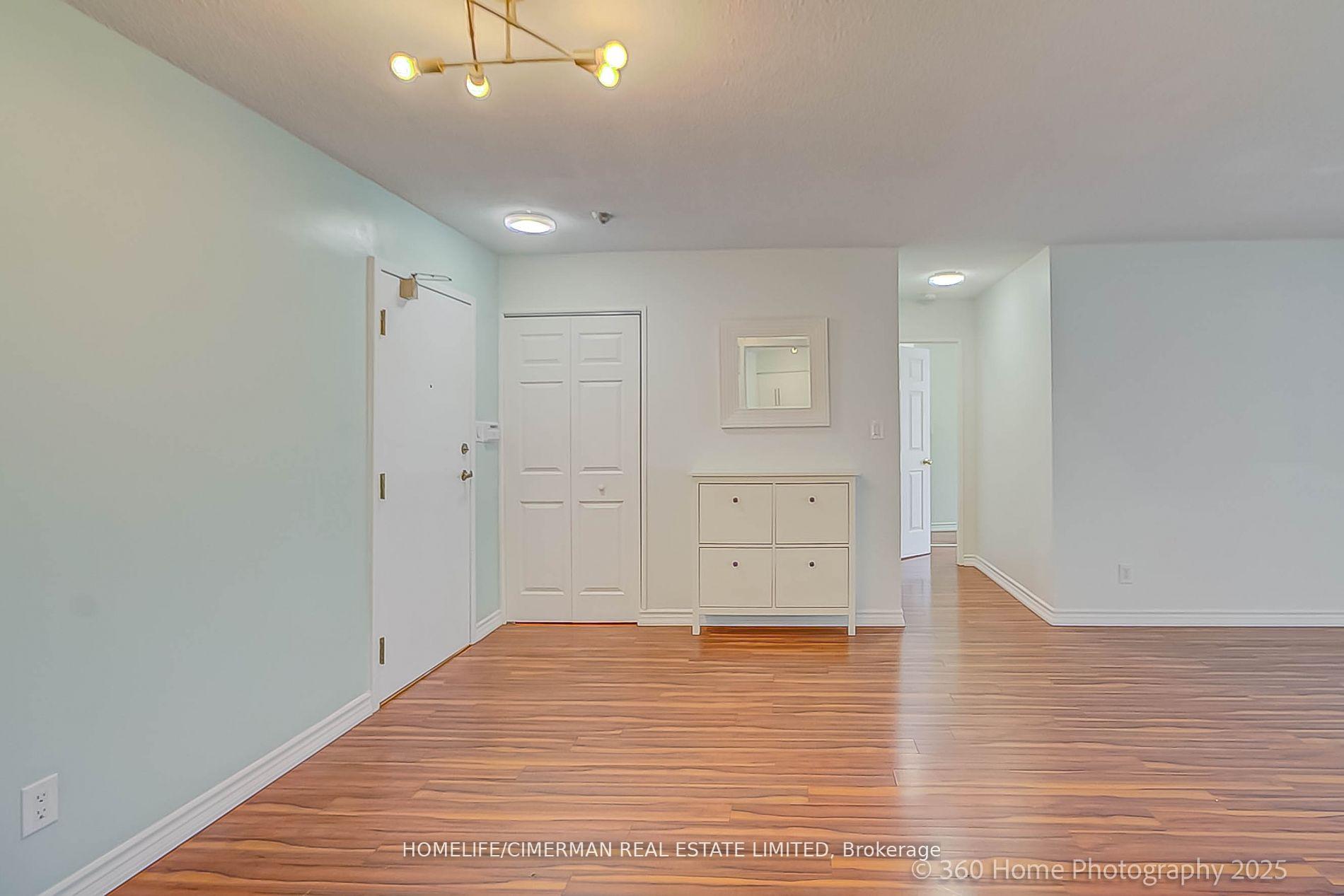 2 Bedrooms Condo at 20 Southport, Toronto For sale