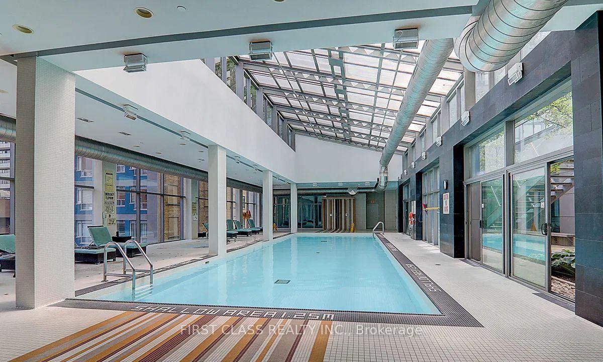 3 Bedrooms Condo at 38 Grenville, Toronto For sale