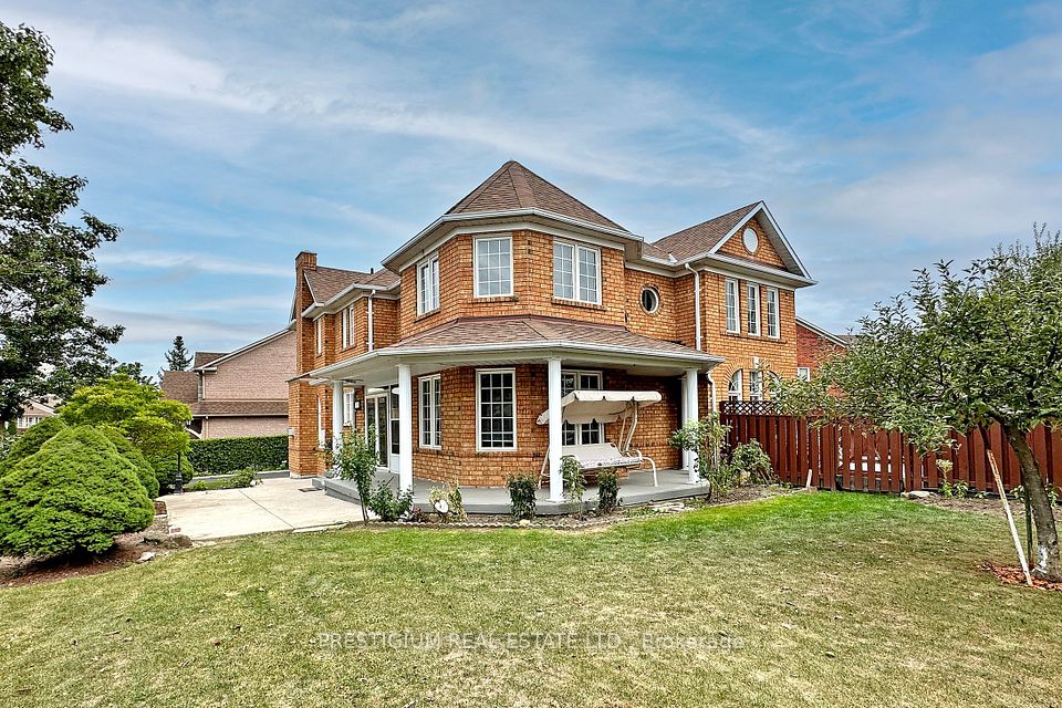 31 Meadowgrass Crescent, Markham, ON L3S 4B2