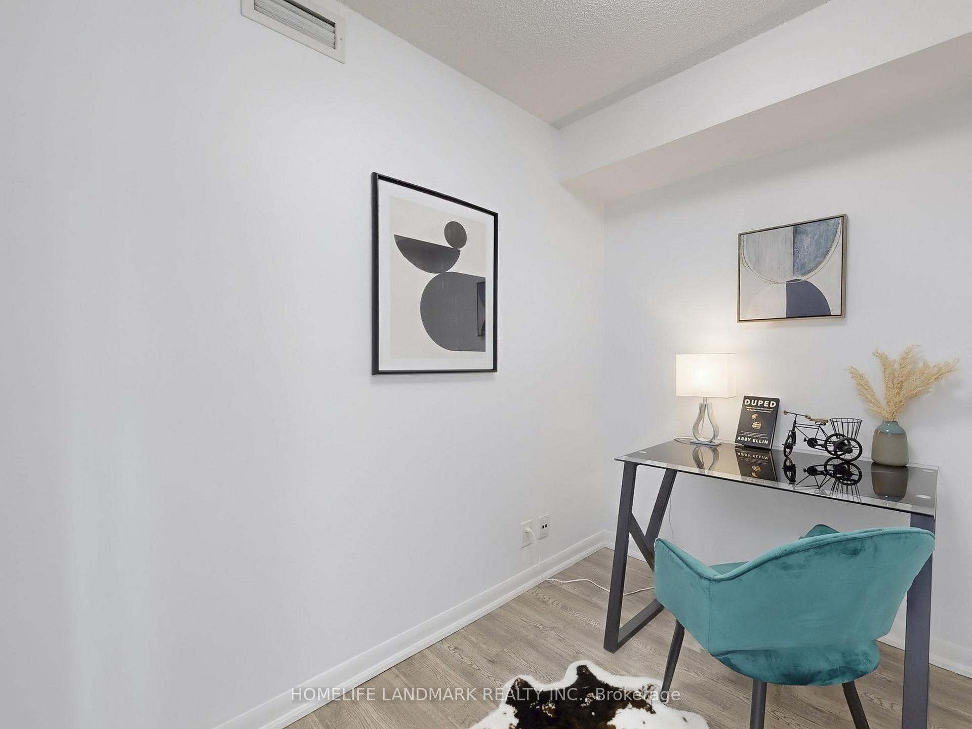 2 Bedrooms Condo at 190 Borough, Toronto For sale