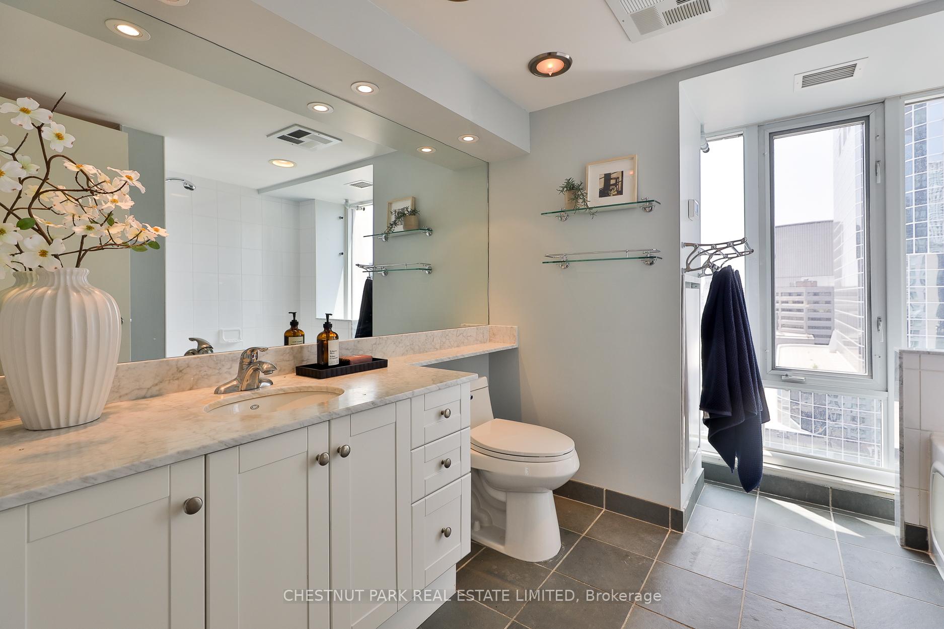 3 Bedrooms Co-op at 210 Victoria, Toronto For sale
