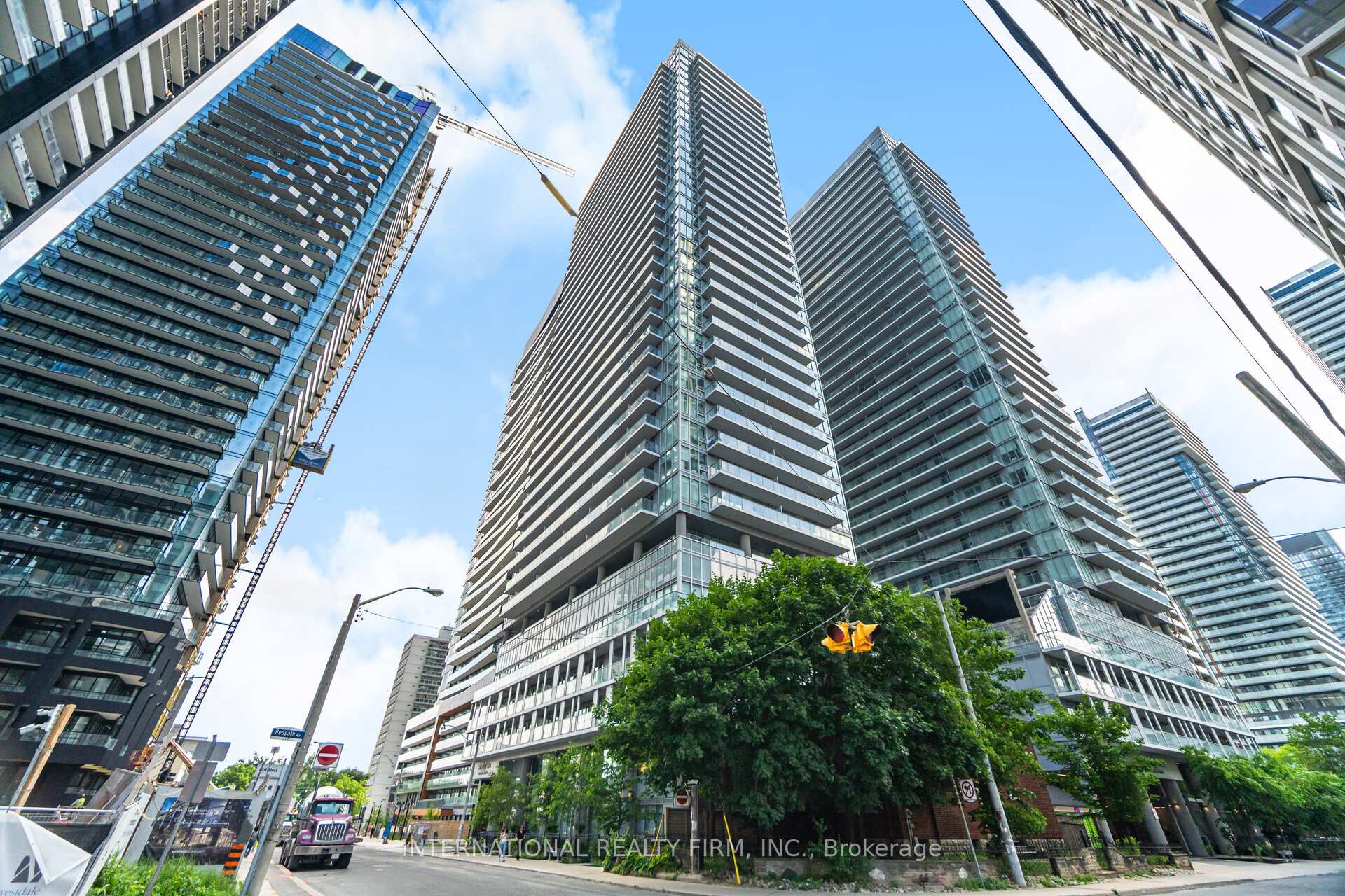 2 Bedrooms Condo at 99 Broadway, Toronto For sale
