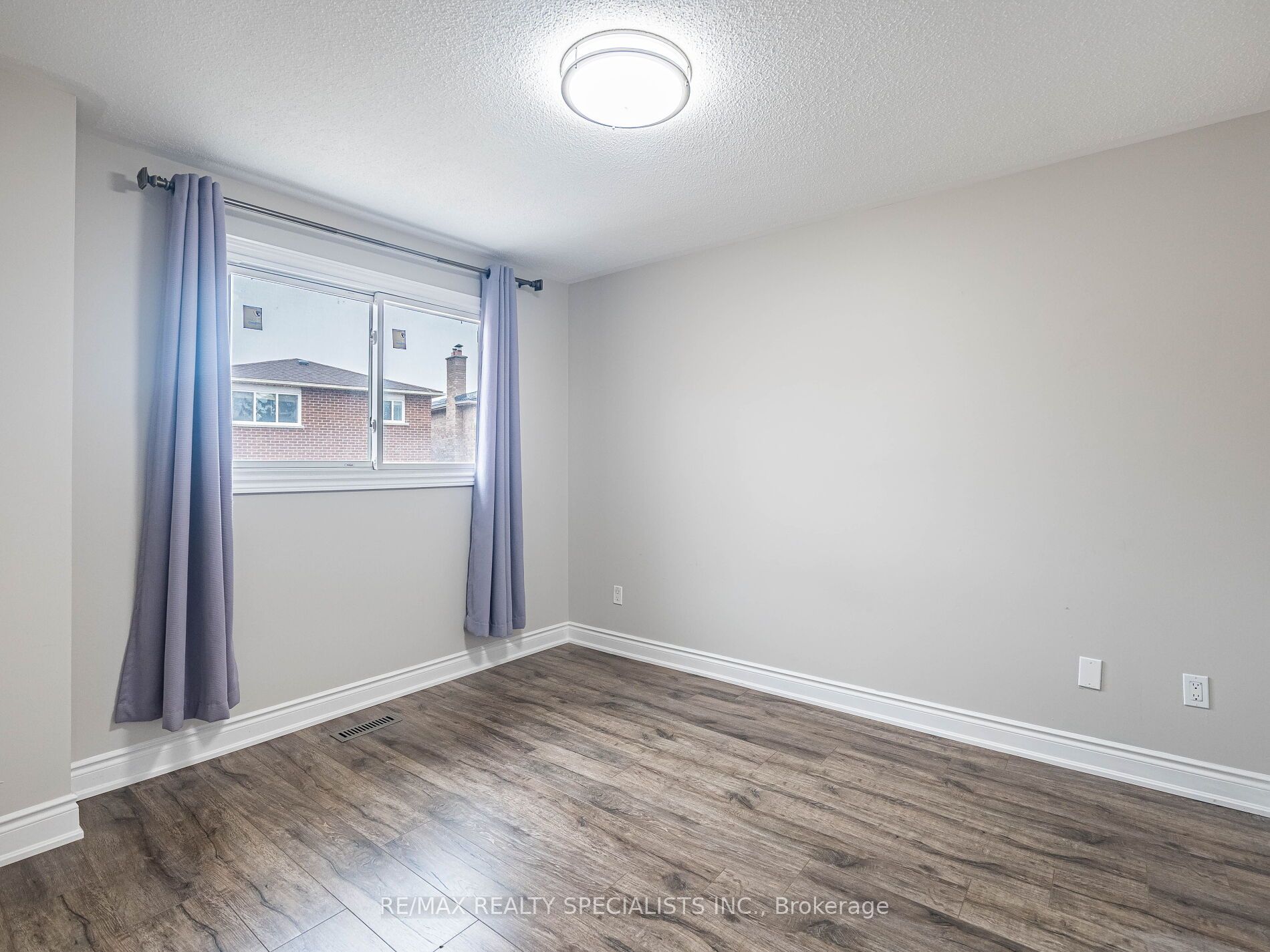 5 Brookview Road