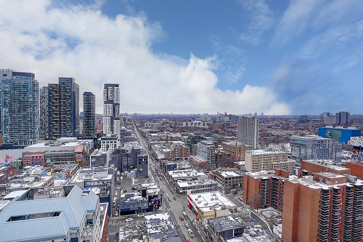 2 Bedrooms Condo at 215 Queen,  Toronto For sale