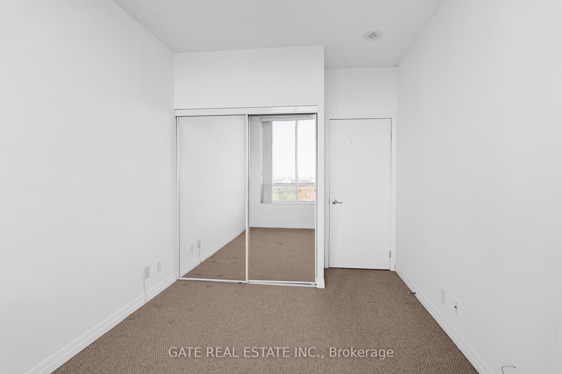 2 Bedrooms Condo at 38 Fontenay, Toronto For sale