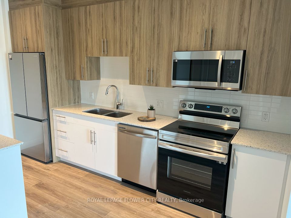 525 New Dundee