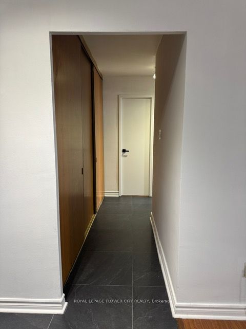 https://trreb-image.ampre.ca/6tD2cWEG4wJPiMJAP8Aycl8fAD18_IckyPzhm2X-hcs/rs:fit:960:960/wm:.5:so:0:50:.4/wmsh:10/wmt:PHNwYW4gZm9yZWdyb3VuZD0nd2hpdGUnIGZvbnQ9JzY4Jz5ST1lBTCBMRVBBR0UgRkxPV0VSIENJVFkgUkVBTFRZLCBCcm9rZXJhZ2U8L3NwYW4-/L3RycmViL2xpc3RpbmdzLzQwLzY2Lzg0LzIxL3AvNjY1NjQ5N2MtODliYS00YmY1LWIxNmYtZTNhZTc3Yjg3ZDkzLmpwZw.jpg