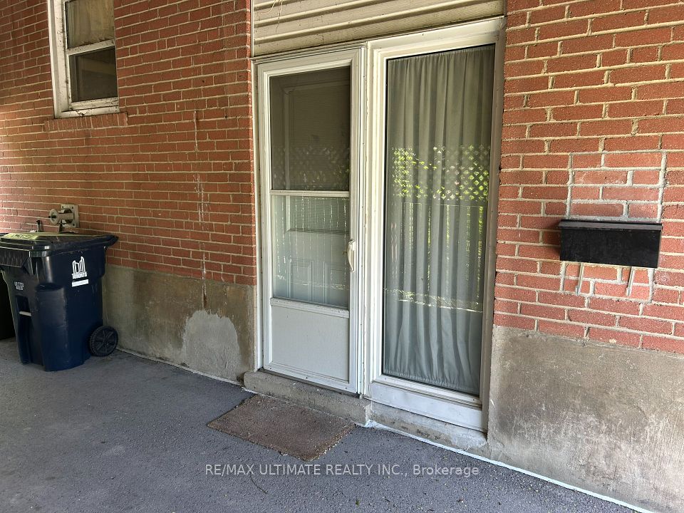 76 Anaconda Avenue, Toronto, ON M1L 4M3
