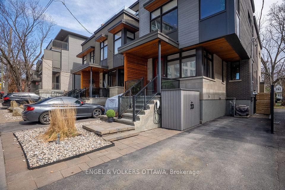 582 Byron