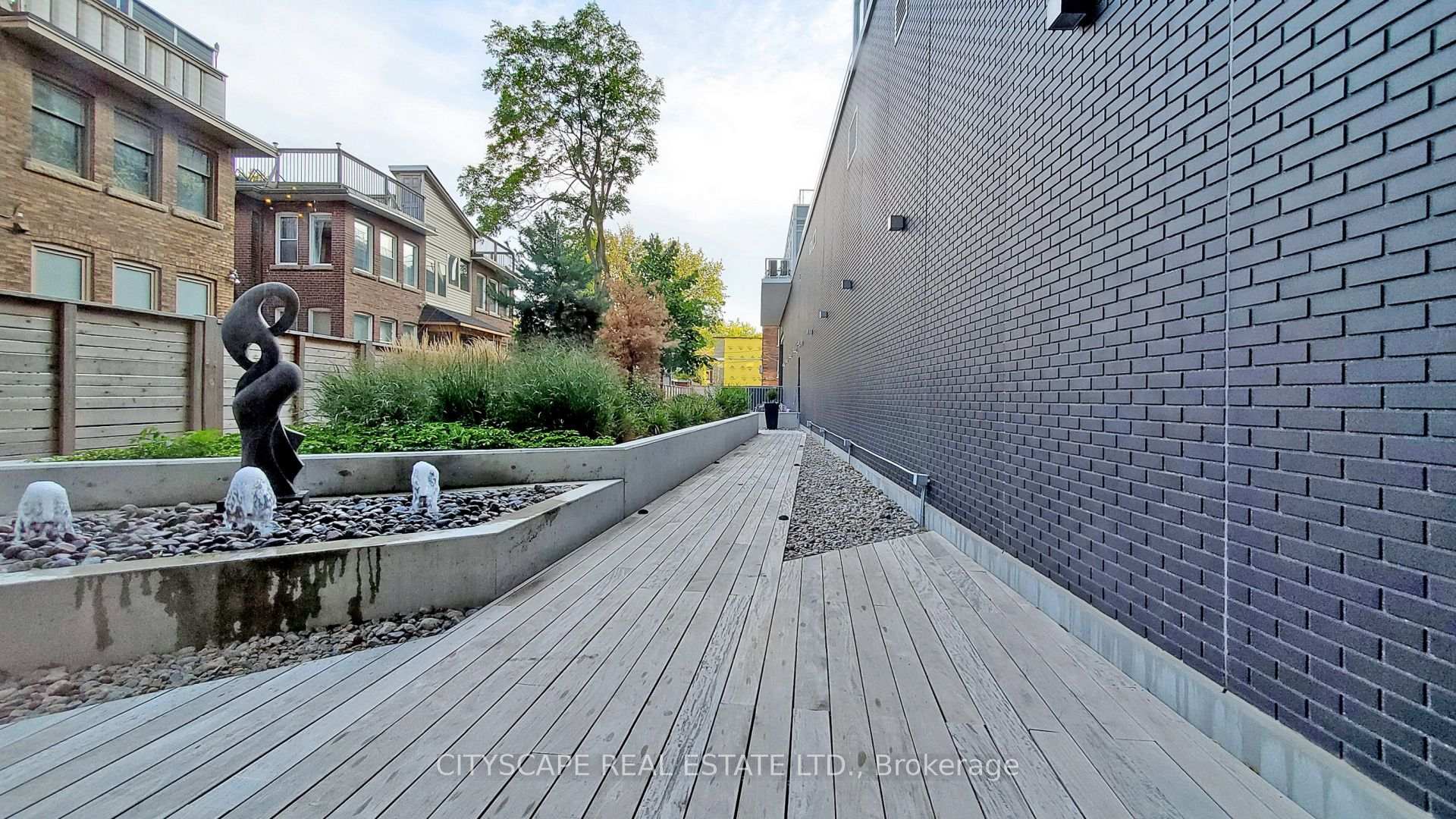 2 Bedrooms Condo at 501 St Clair, Toronto For sale