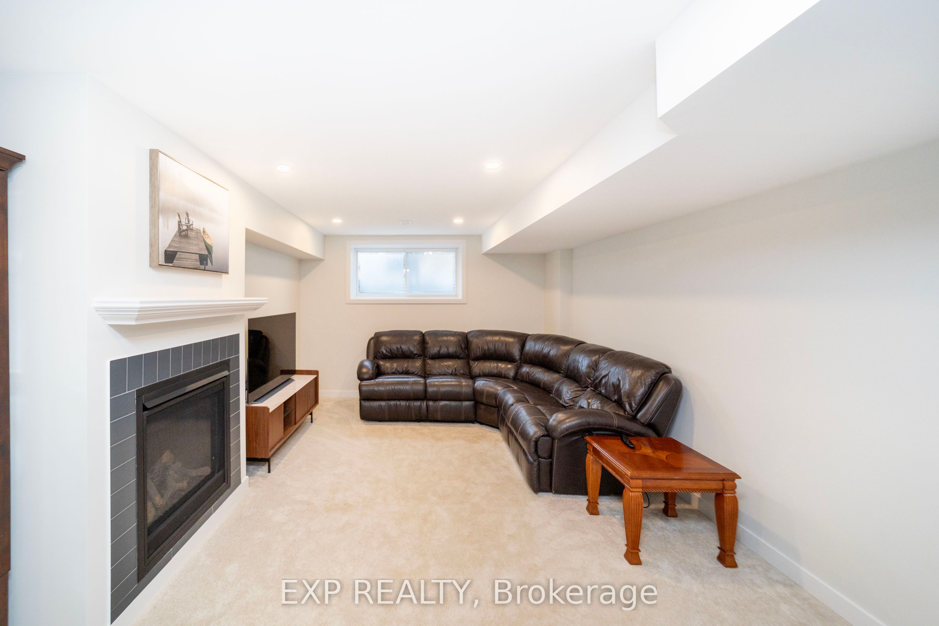230 FINSBURY Avenue, Stittsville - Munster - Richmond 8203 - Stittsville (South)