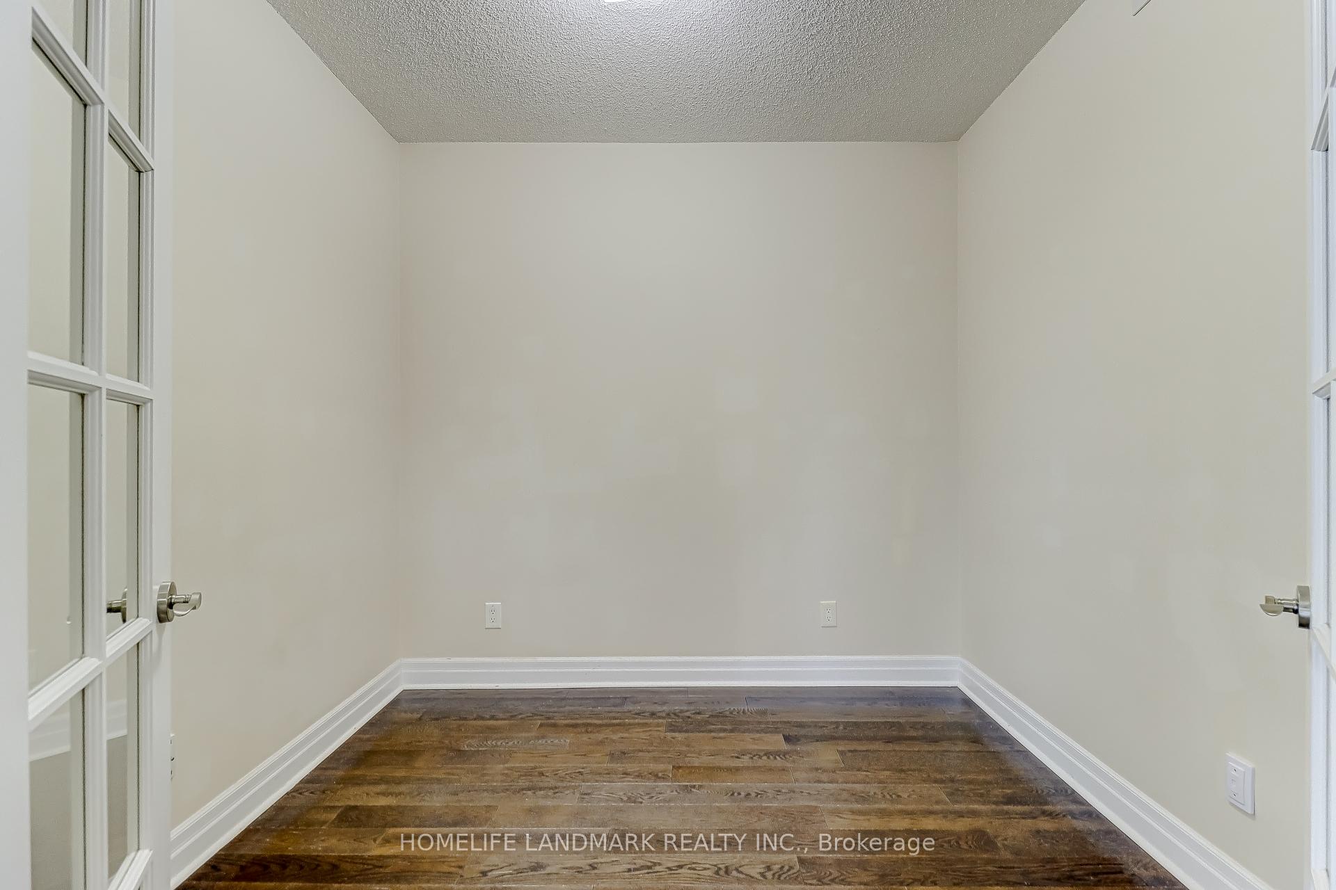 3 Bedrooms Condo at 58 Marine Parade, Toronto For sale