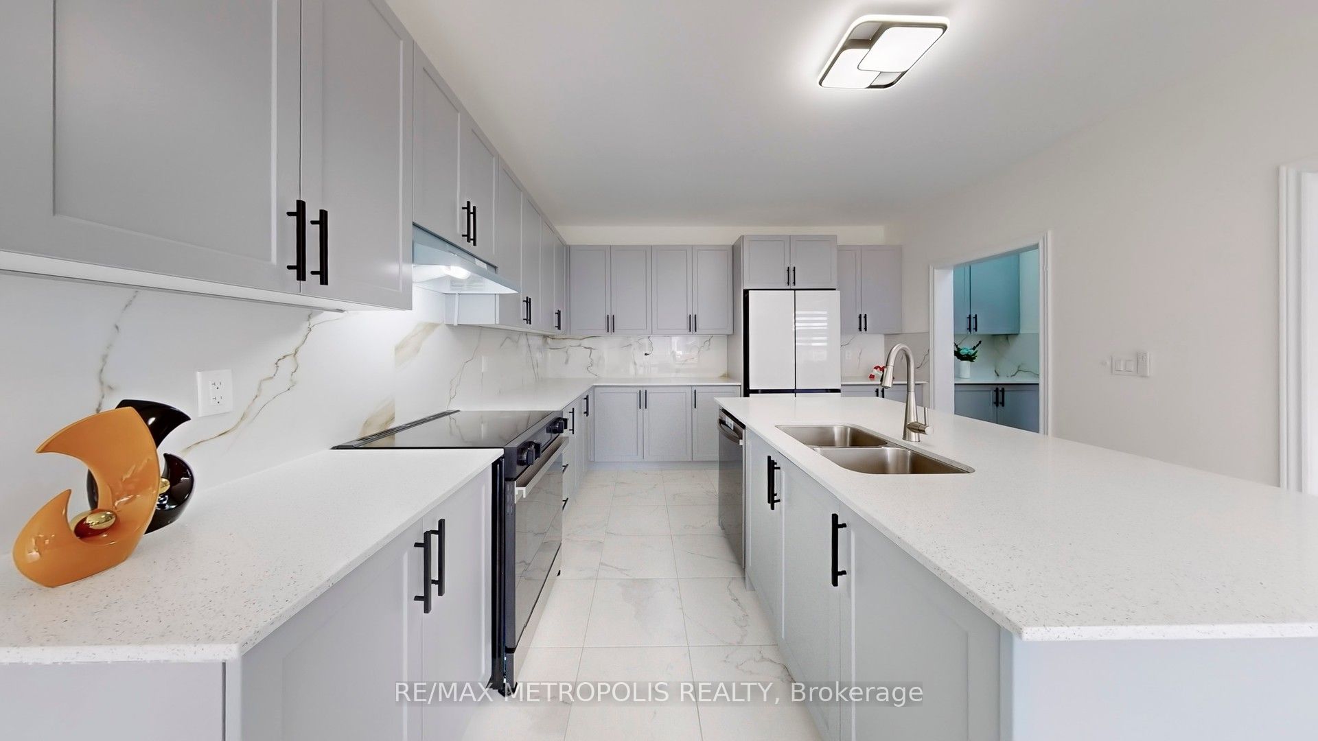 1315 Davis Loop